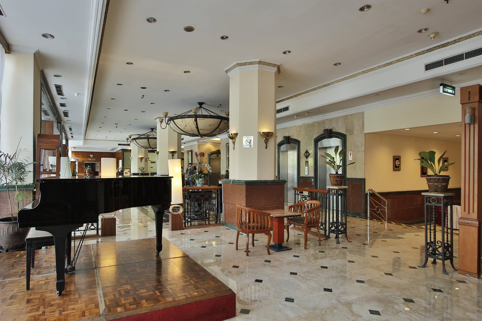 Jayakarta Hotel Джакарта Екстериор снимка